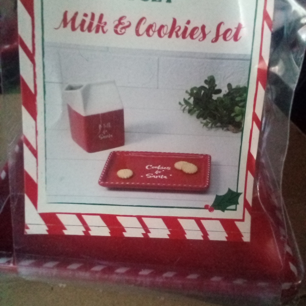 NWT! Milk & Cookie Set